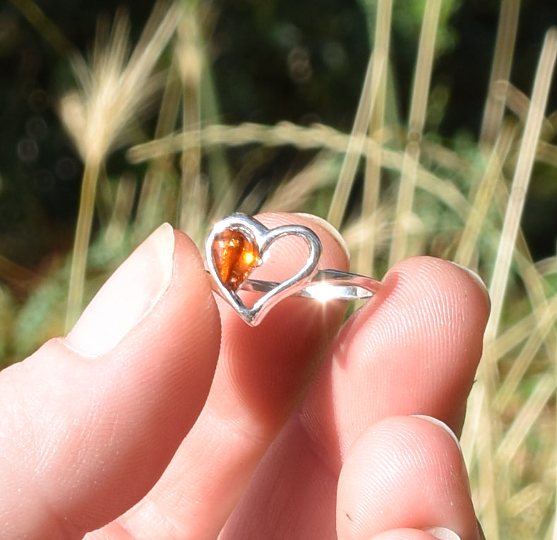 MJ Baltica, ring, natural Baltic Amber, 925 Silver, handcrafted, heart, luminous, delicate, BP101