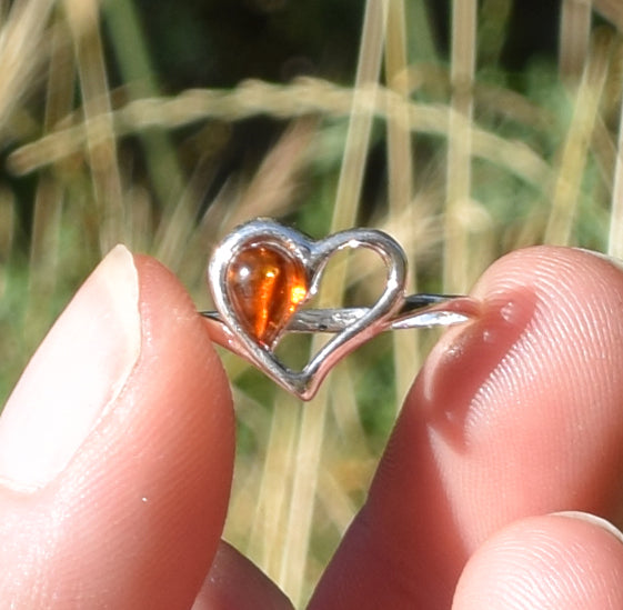 MJ Baltica, ring, natural Baltic Amber, 925 Silver, handcrafted, heart, luminous, delicate, BP101