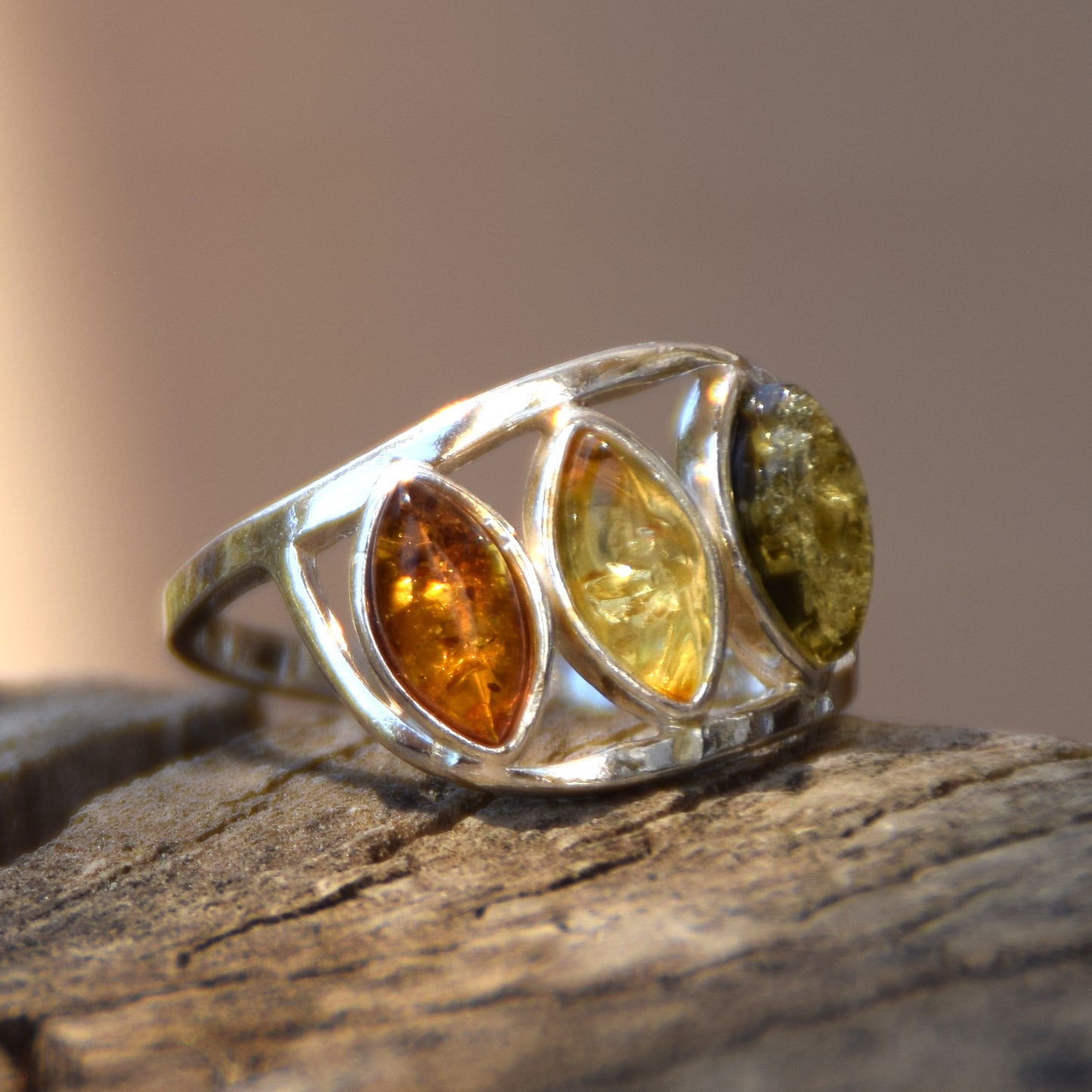 MJ Baltica, ring, natural Baltic Amber, 925 Silver, handcrafted, multicolored, luminous BP120