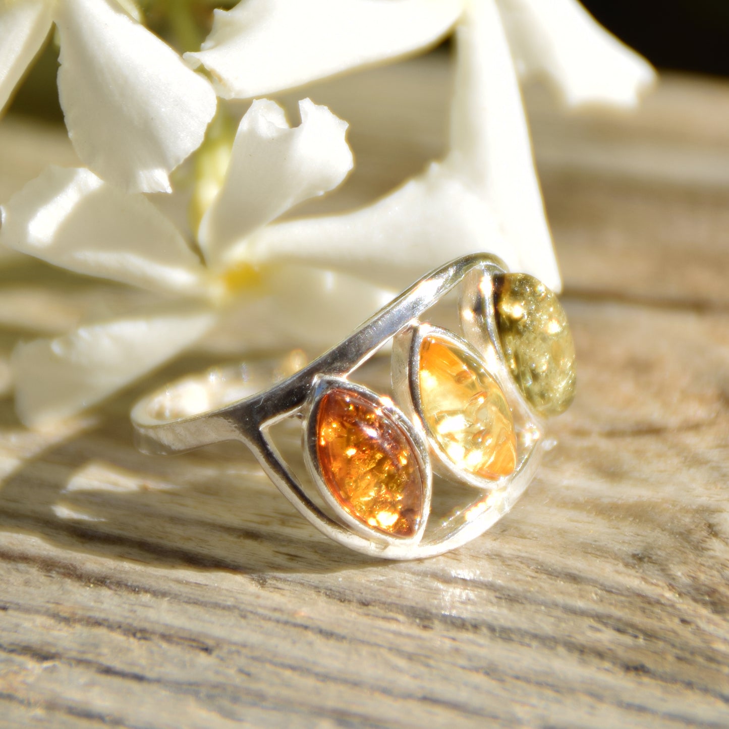 MJ Baltica, ring, natural Baltic Amber, 925 Silver, handcrafted, multicolored, luminous BP120