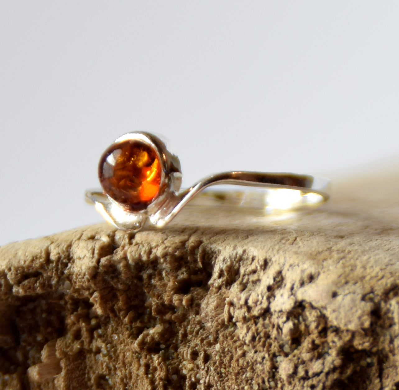 MJ Baltica, ring, natural Baltic Amber, 925 Silver, handcrafted, heart, luminous, delicate, BP101