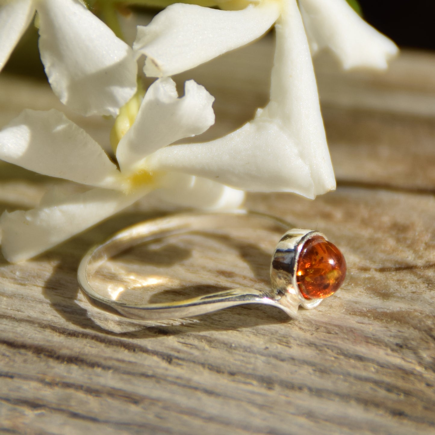 MJ Baltica, ring, natural Baltic Amber, 925 Silver, handcrafted, heart, luminous, delicate, BP101