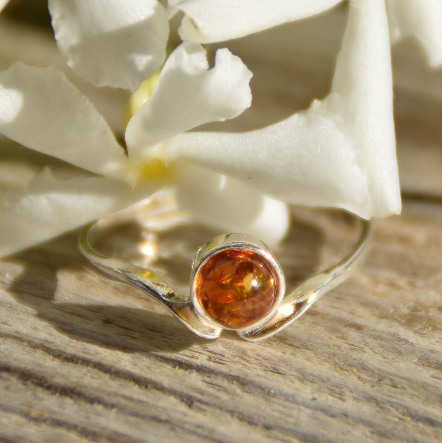MJ Baltica, ring, natural Baltic Amber, 925 Silver, handcrafted, heart, luminous, delicate, BP101