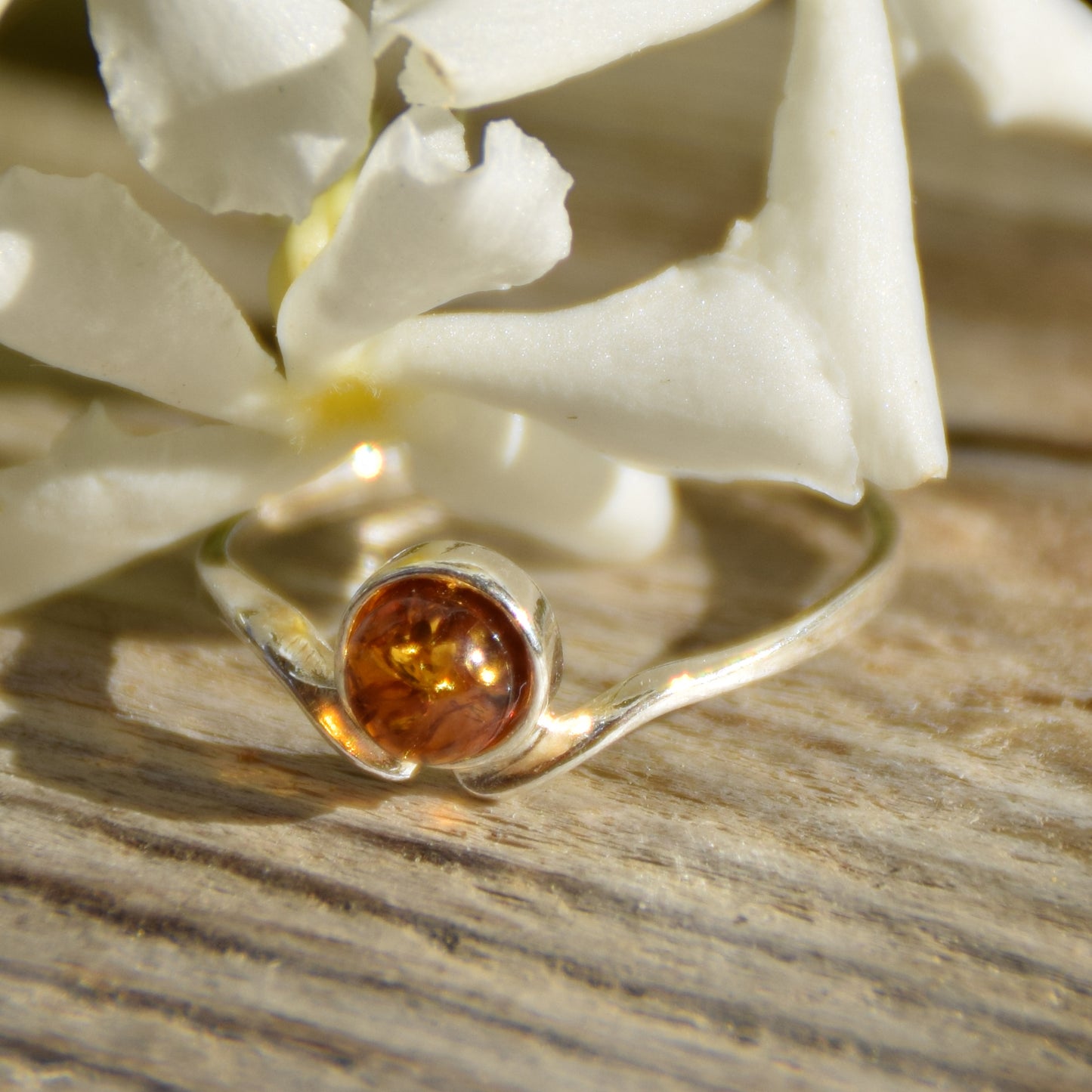 MJ Baltica, ring, natural Baltic Amber, 925 Silver, handcrafted, heart, luminous, delicate, BP101