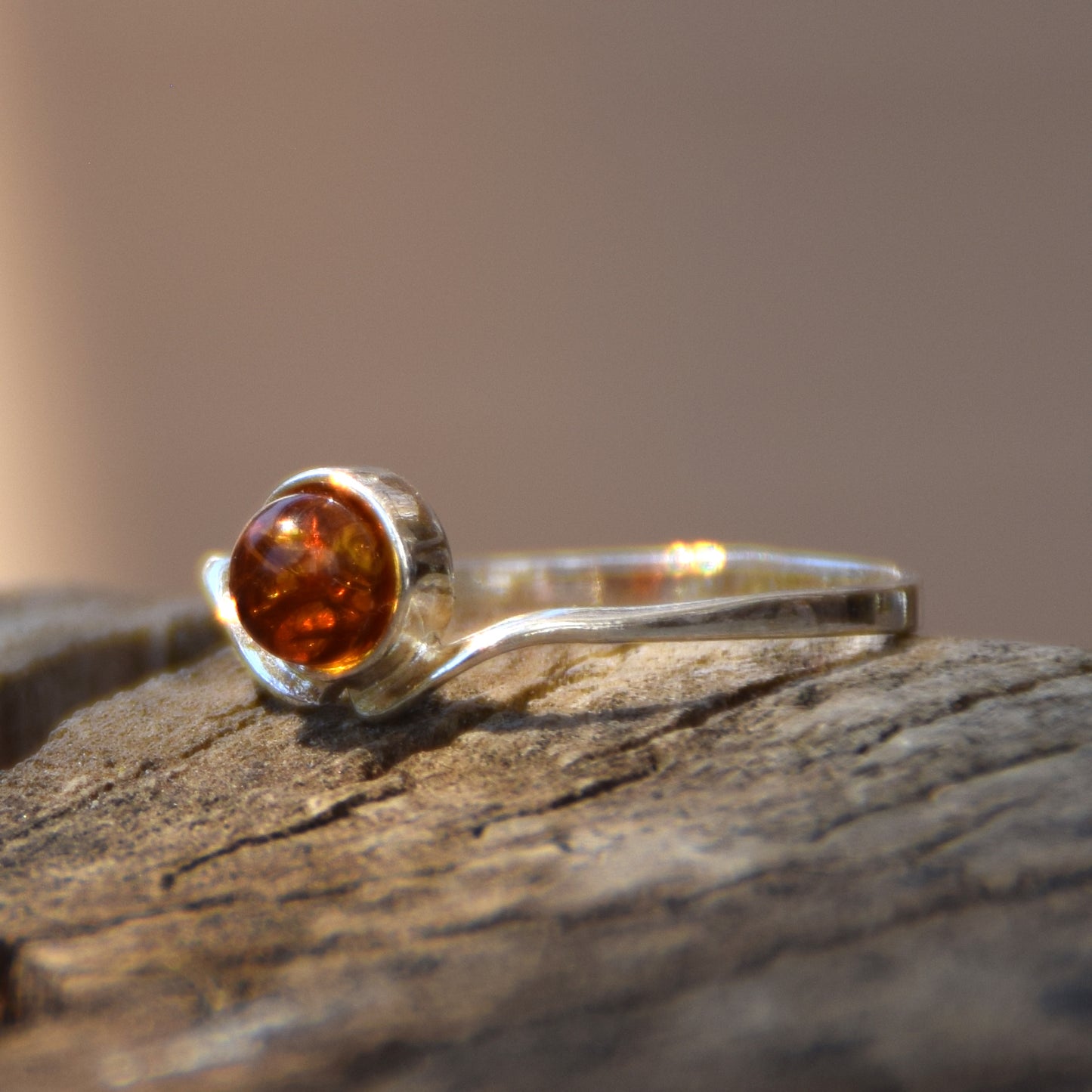 MJ Baltica, ring, natural Baltic Amber, 925 Silver, handcrafted, heart, luminous, delicate, BP101