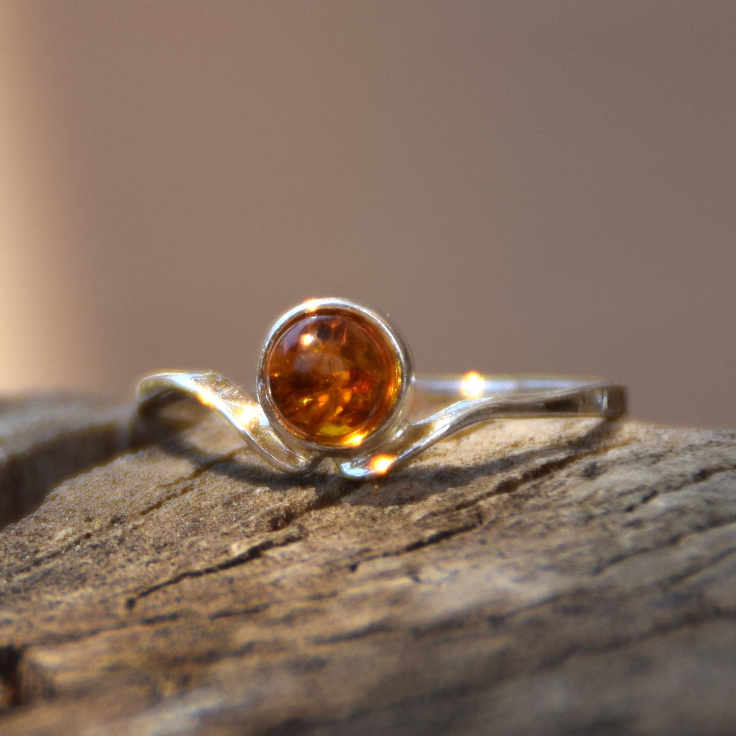 MJ Baltica, ring, natural Baltic Amber, 925 Silver, handcrafted, heart, luminous, delicate, BP101