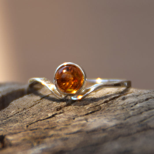 MJ Baltica, ring, natural Baltic Amber, 925 Silver, handcrafted, heart, luminous, delicate, BP101