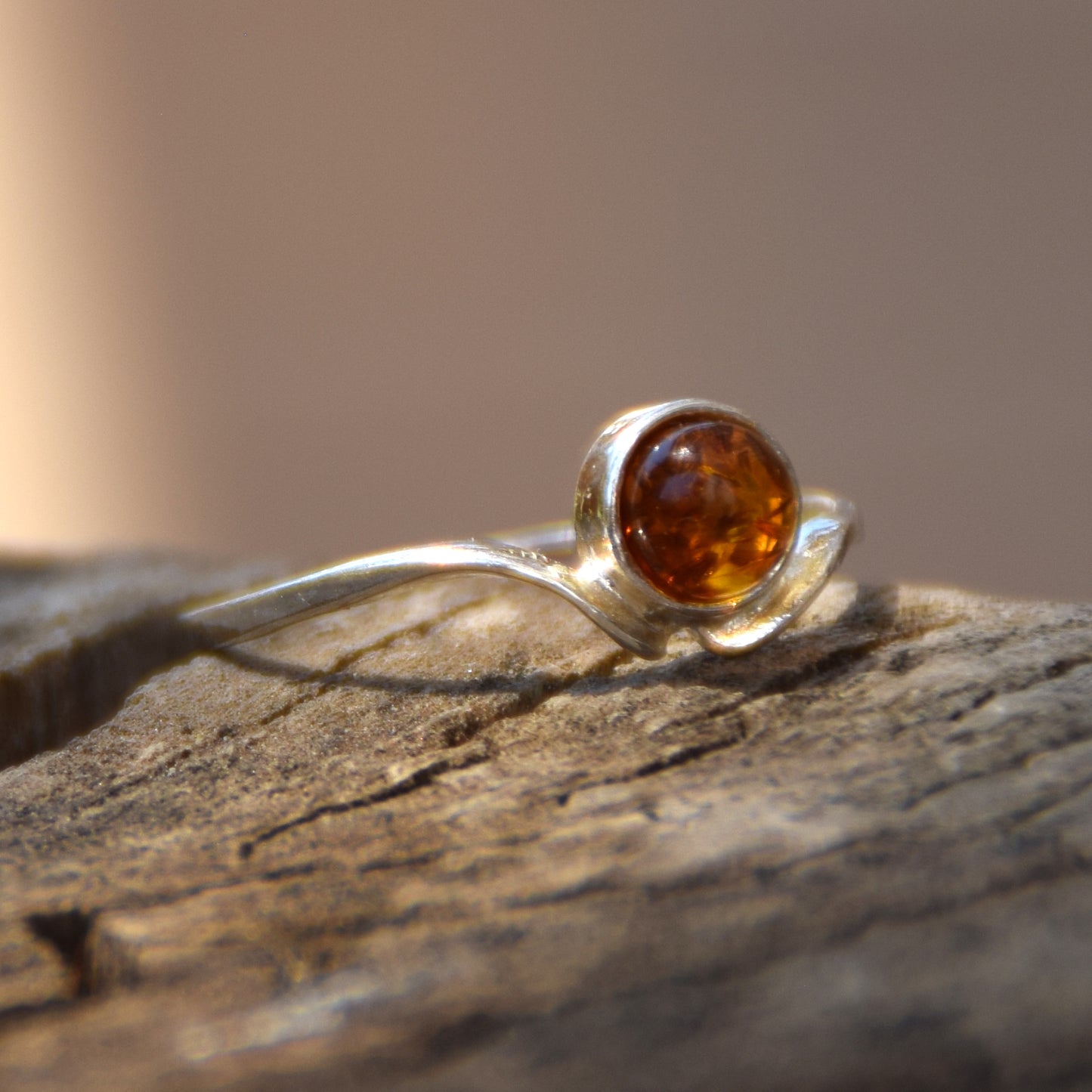 MJ Baltica, ring, natural Baltic Amber, 925 Silver, handcrafted, heart, luminous, delicate, BP101