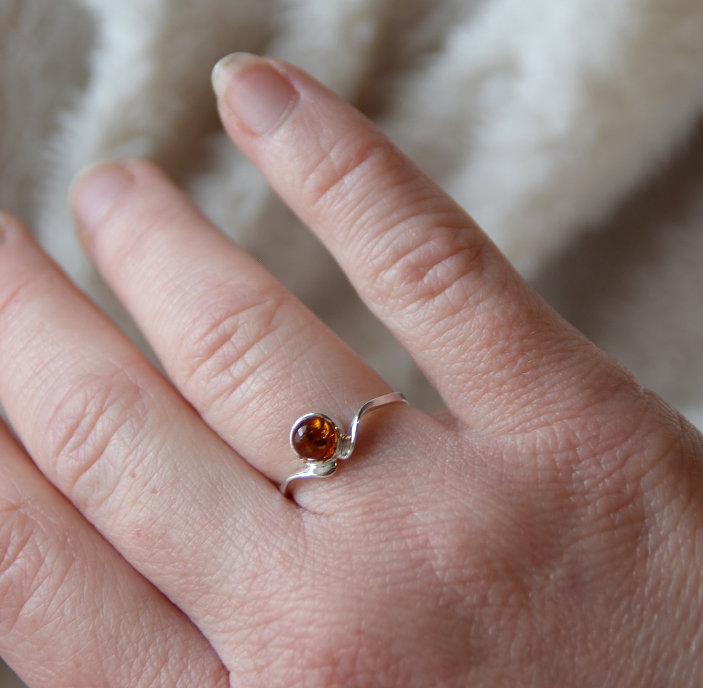 MJ Baltica, ring, natural Baltic Amber, 925 Silver, handcrafted, heart, luminous, delicate, BP101