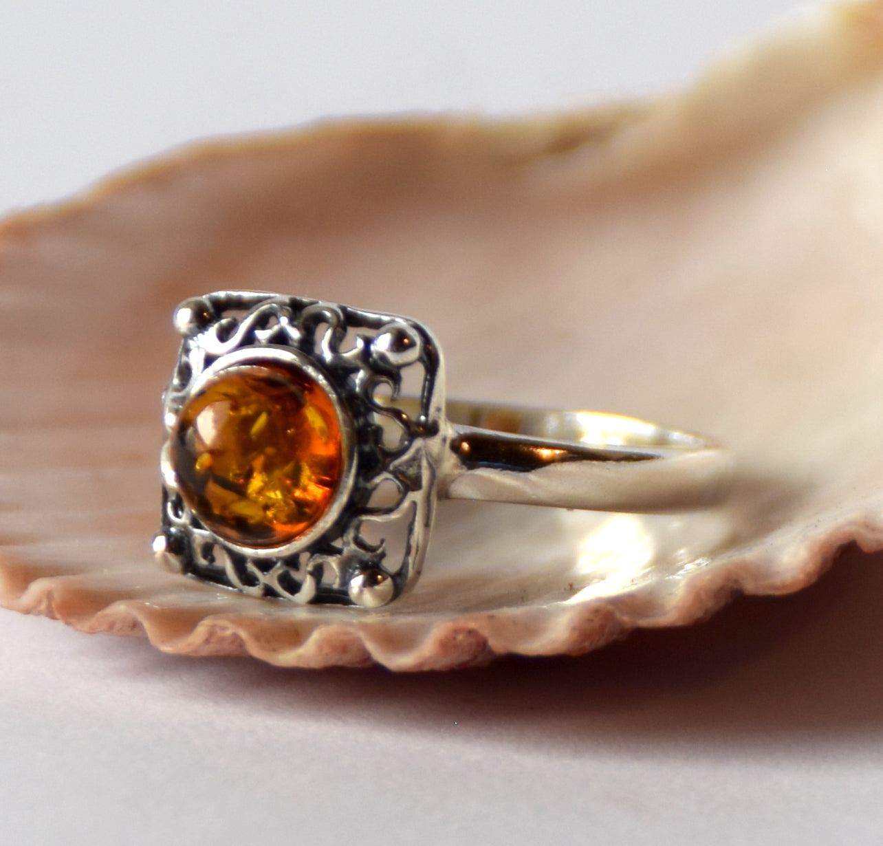 MJ Baltica, ring, natural Baltic Amber, 925 Silver, handcrafted, heart, luminous, delicate, BP101