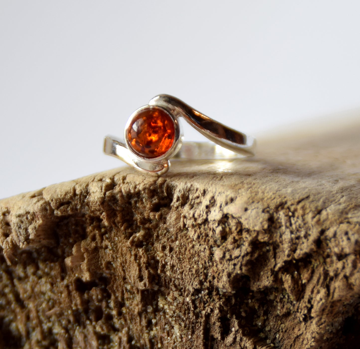 MJ Baltica, ring, natural Baltic Amber, 925 Silver, handcrafted, heart, luminous, delicate, BP101