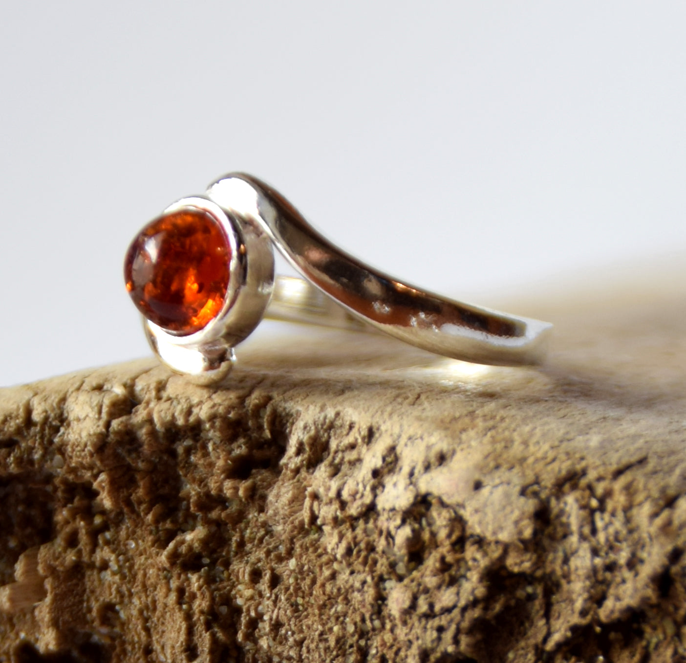 MJ Baltica, ring, natural Baltic Amber, 925 Silver, handcrafted, heart, luminous, delicate, BP101