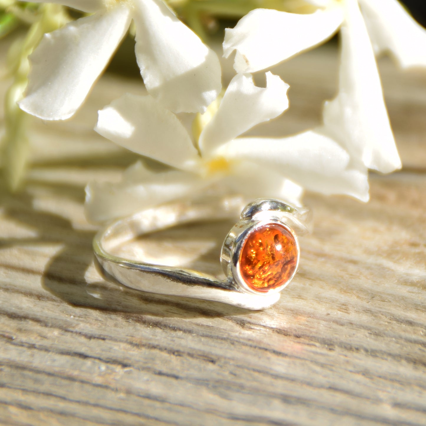 MJ Baltica, ring, natural Baltic Amber, 925 Silver, handcrafted, heart, luminous, delicate, BP101
