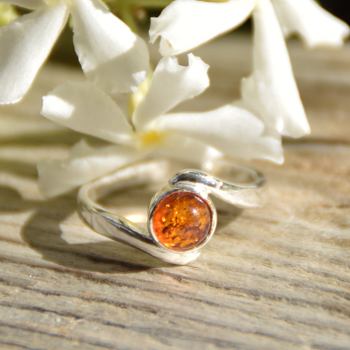 MJ Baltica, ring, natural Baltic Amber, 925 Silver, handcrafted, heart, luminous, delicate, BP101