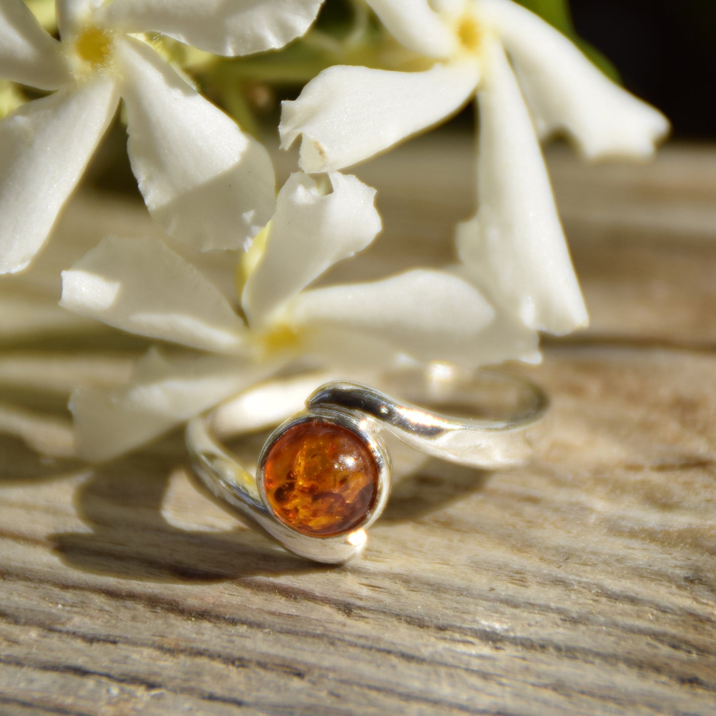 MJ Baltica, ring, natural Baltic Amber, 925 Silver, handcrafted, heart, luminous, delicate, BP101