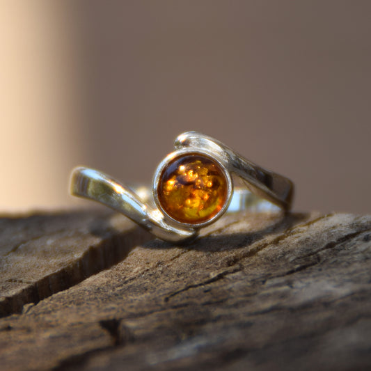 MJ Baltica, ring, natural Baltic Amber, 925 Silver, handcrafted, heart, luminous, delicate, BP101