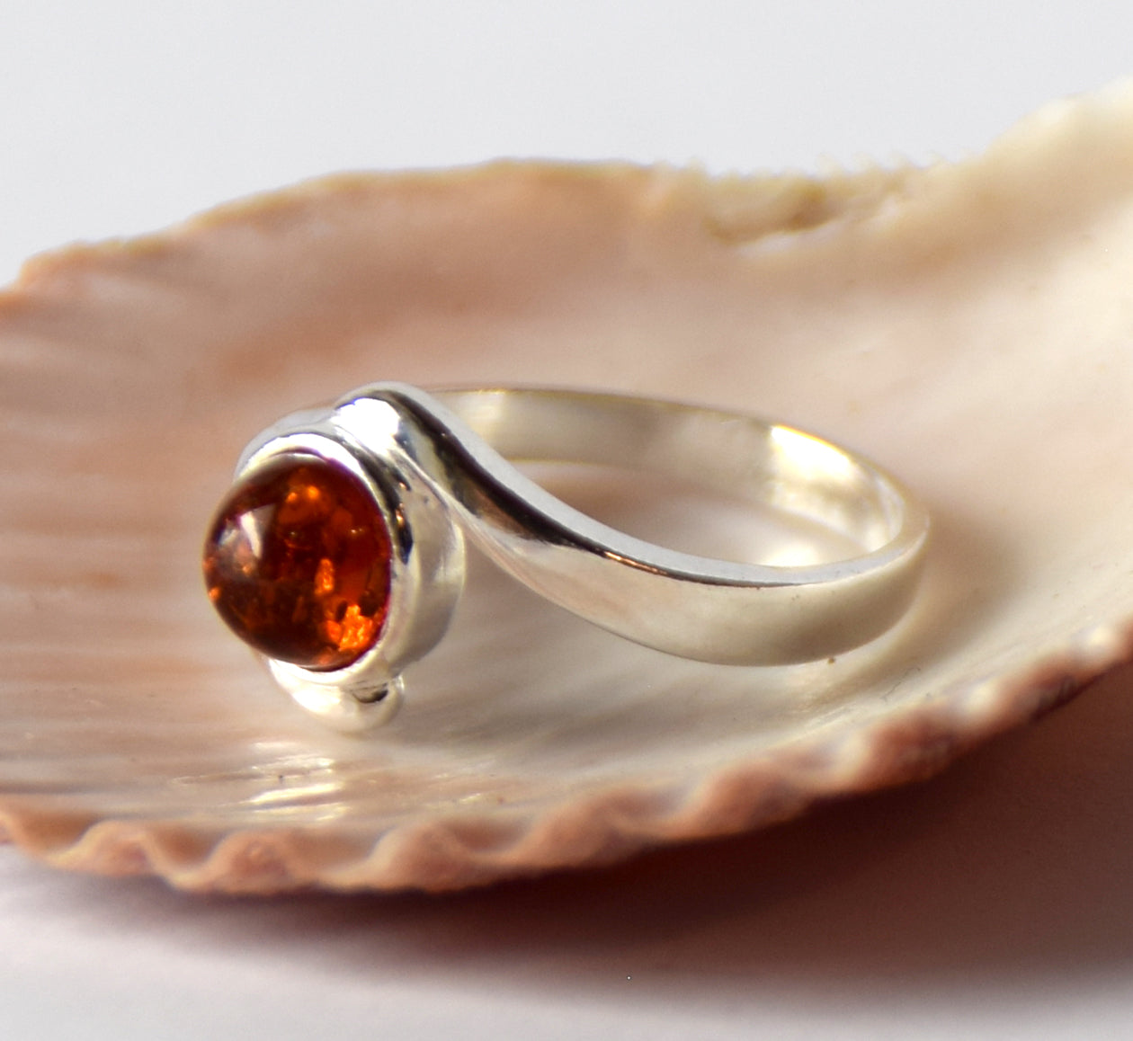 MJ Baltica, ring, natural Baltic Amber, 925 Silver, handcrafted, heart, luminous, delicate, BP101