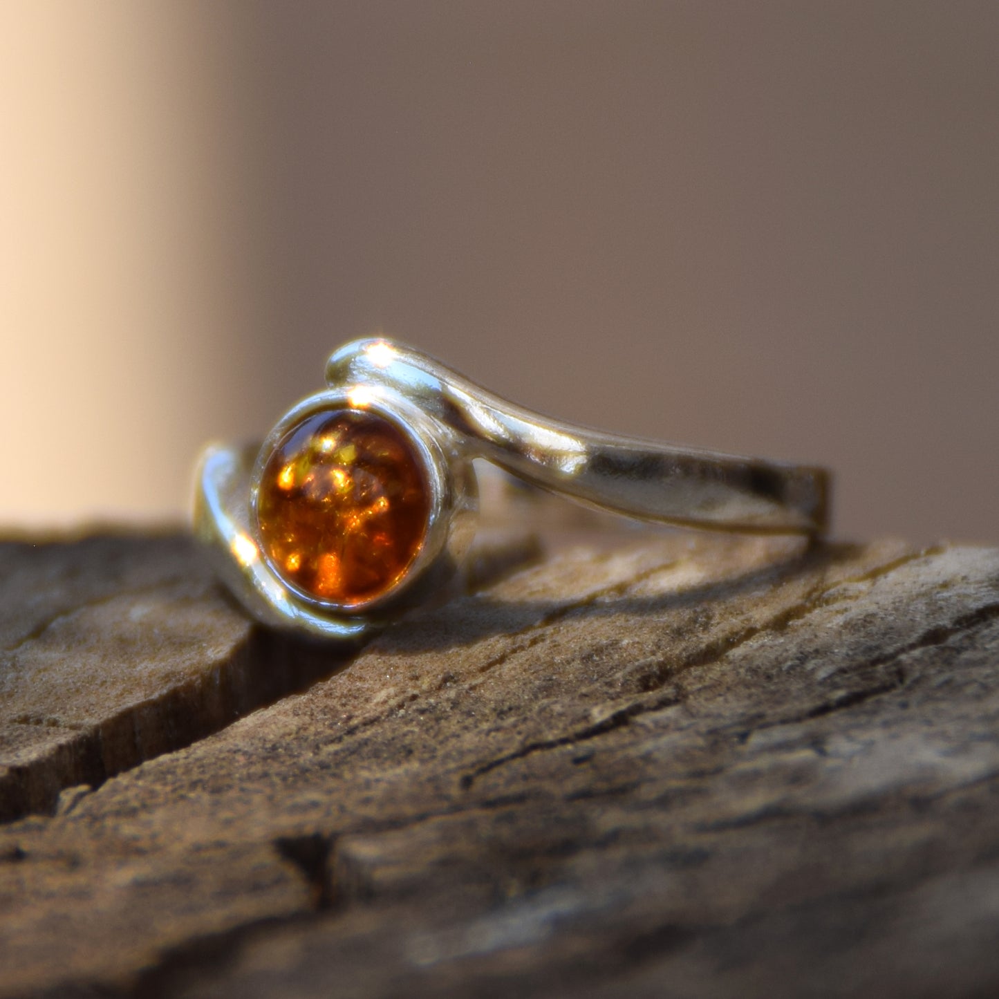 MJ Baltica, ring, natural Baltic Amber, 925 Silver, handcrafted, heart, luminous, delicate, BP101