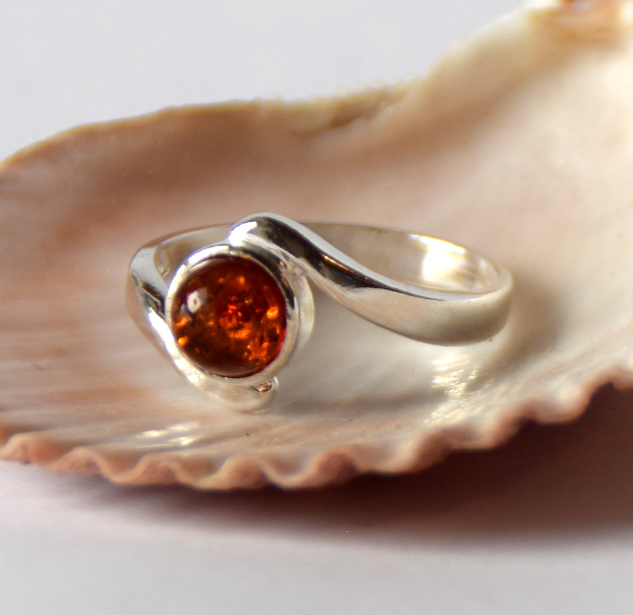 MJ Baltica, ring, natural Baltic Amber, 925 Silver, handcrafted, heart, luminous, delicate, BP101