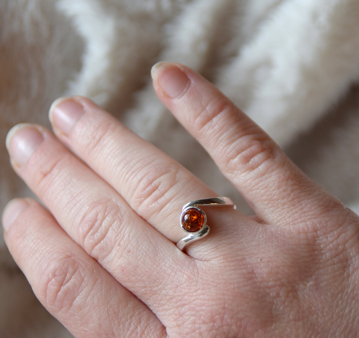 MJ Baltica, ring, natural Baltic Amber, 925 Silver, handcrafted, heart, luminous, delicate, BP101