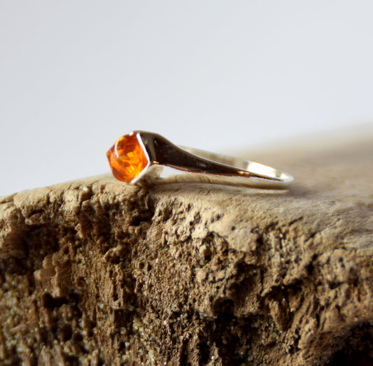 MJ Baltica, ring, natural Baltic Amber, 925 Silver, handcrafted, luminous, delicate, BP135