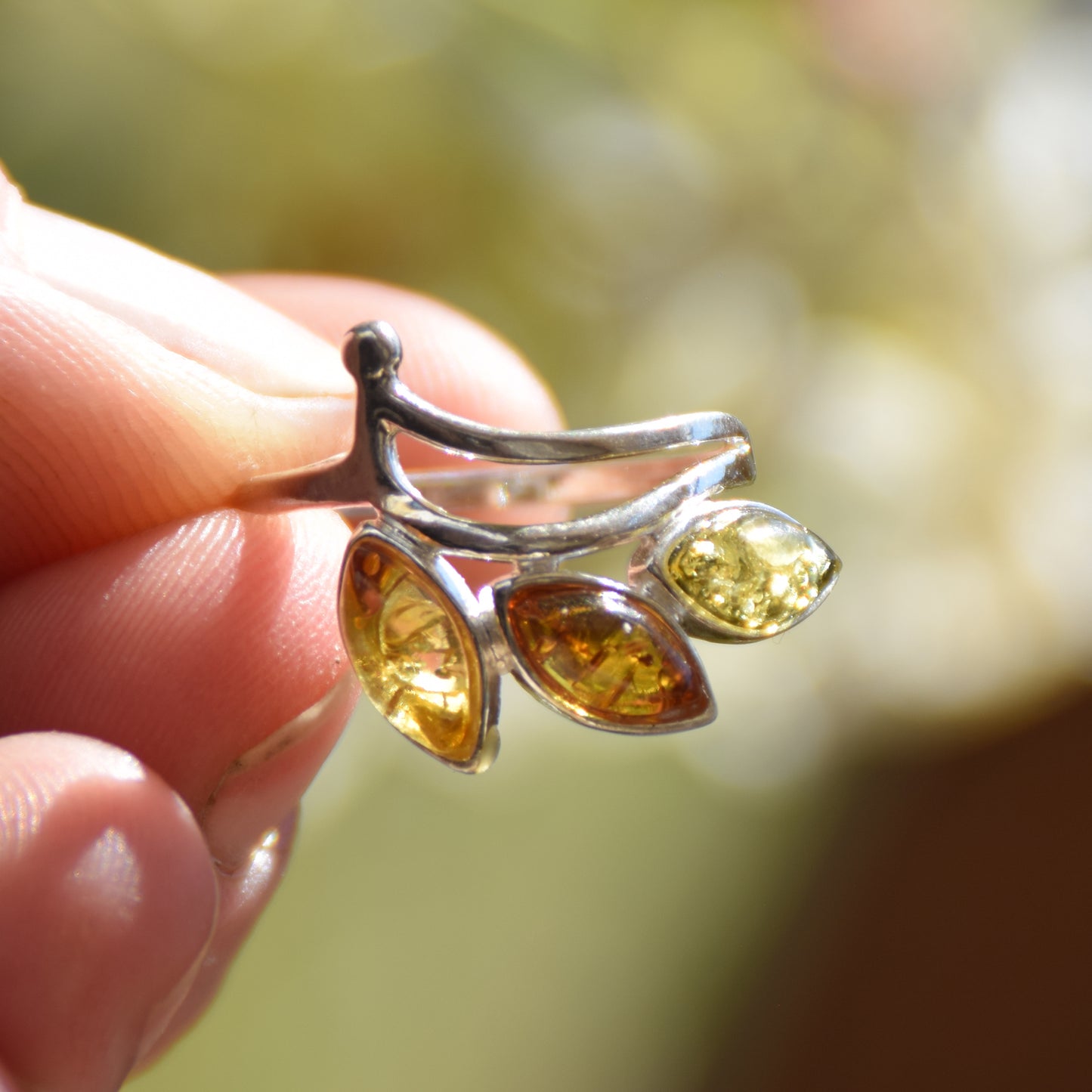Floral band ring in various shades of natural Amber and 925 Silver, MJ Baltica, BP140