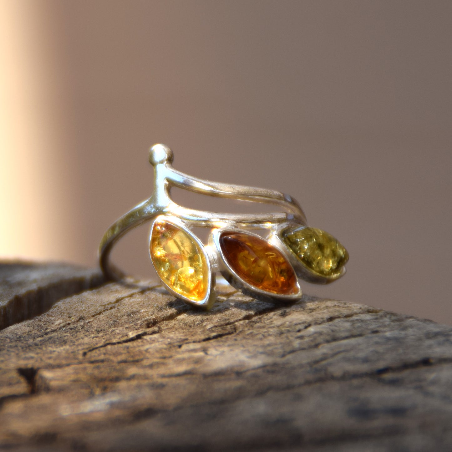 Floral band ring in various shades of natural Amber and 925 Silver, MJ Baltica, BP140
