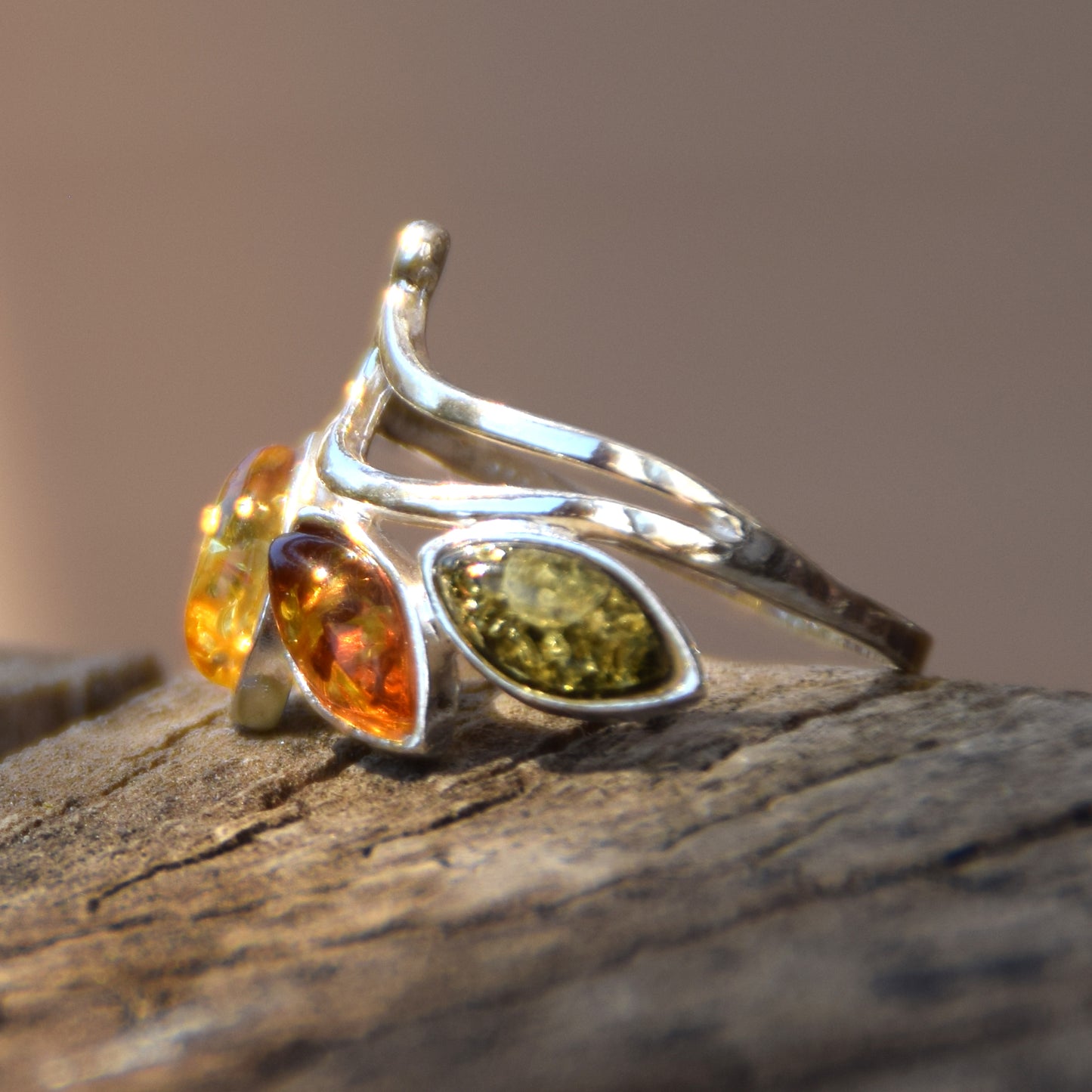 Floral band ring in various shades of natural Amber and 925 Silver, MJ Baltica, BP140