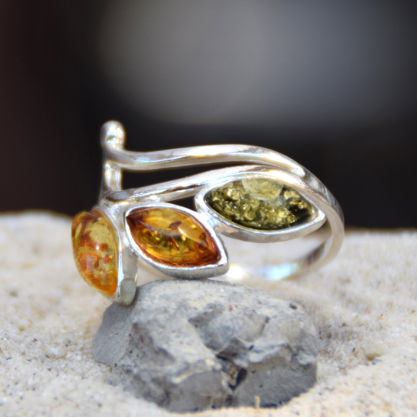 Floral band ring in various shades of natural Amber and 925 Silver, MJ Baltica, BP140