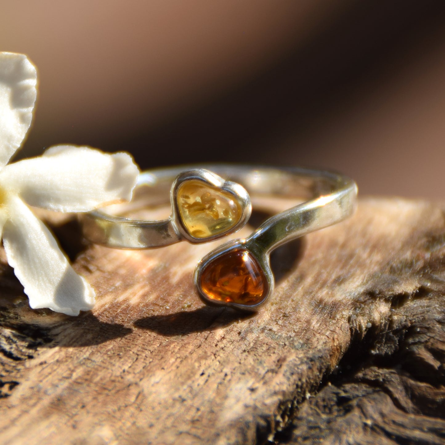 Adjustable ring with two natural amber hearts in various shades and 925 sterling silver, MJ Baltica, BP148