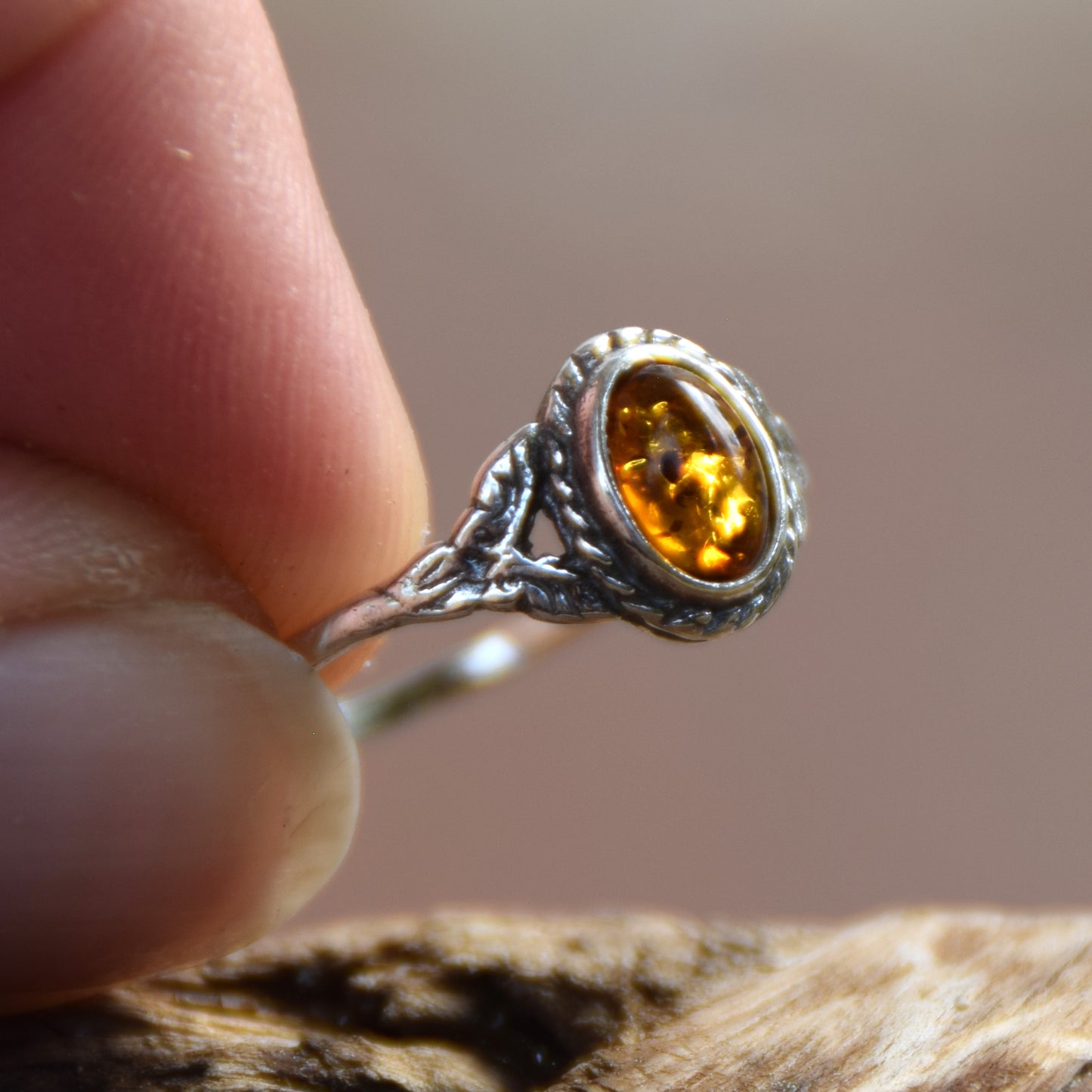 Delicate vintage style ring in cognac-colored natural Amber and 925 Silver, MJ Baltica, BP151