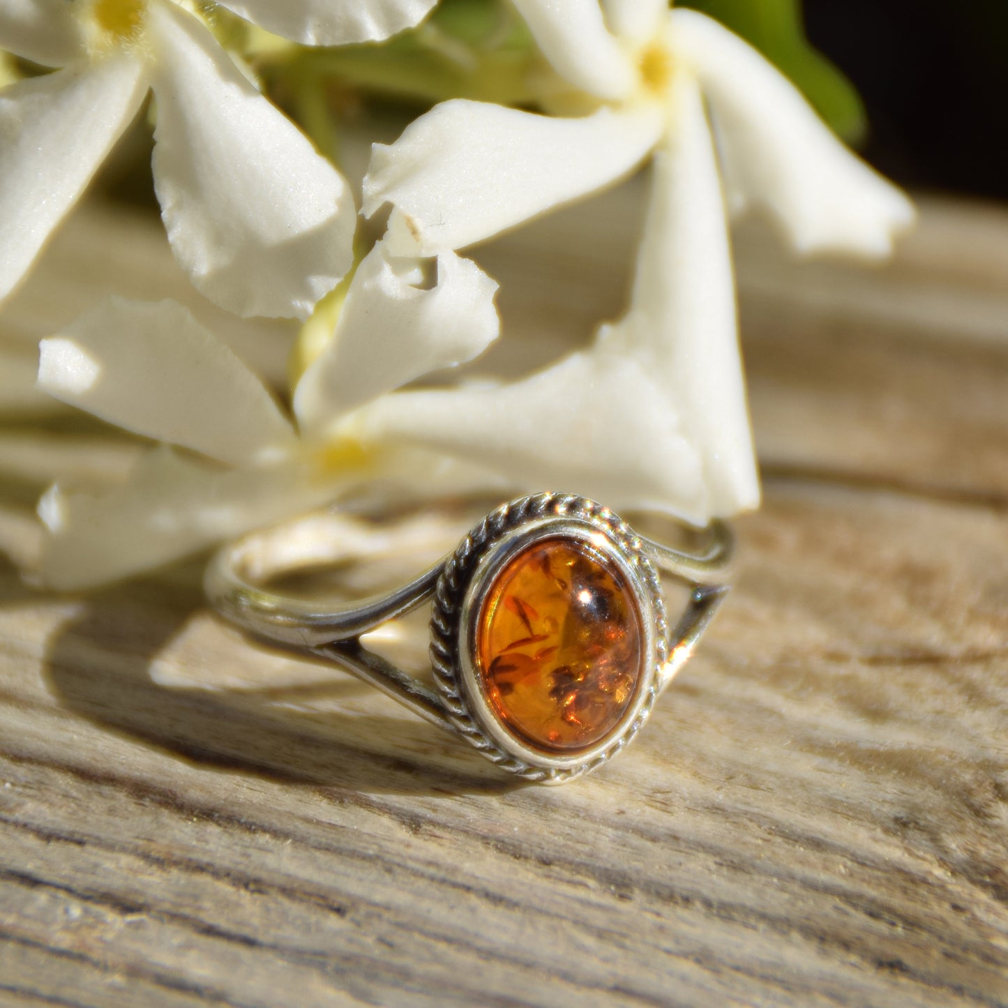 Classic oval ring with natural cognac amber and 925 Silver, MJ Baltica, BP152