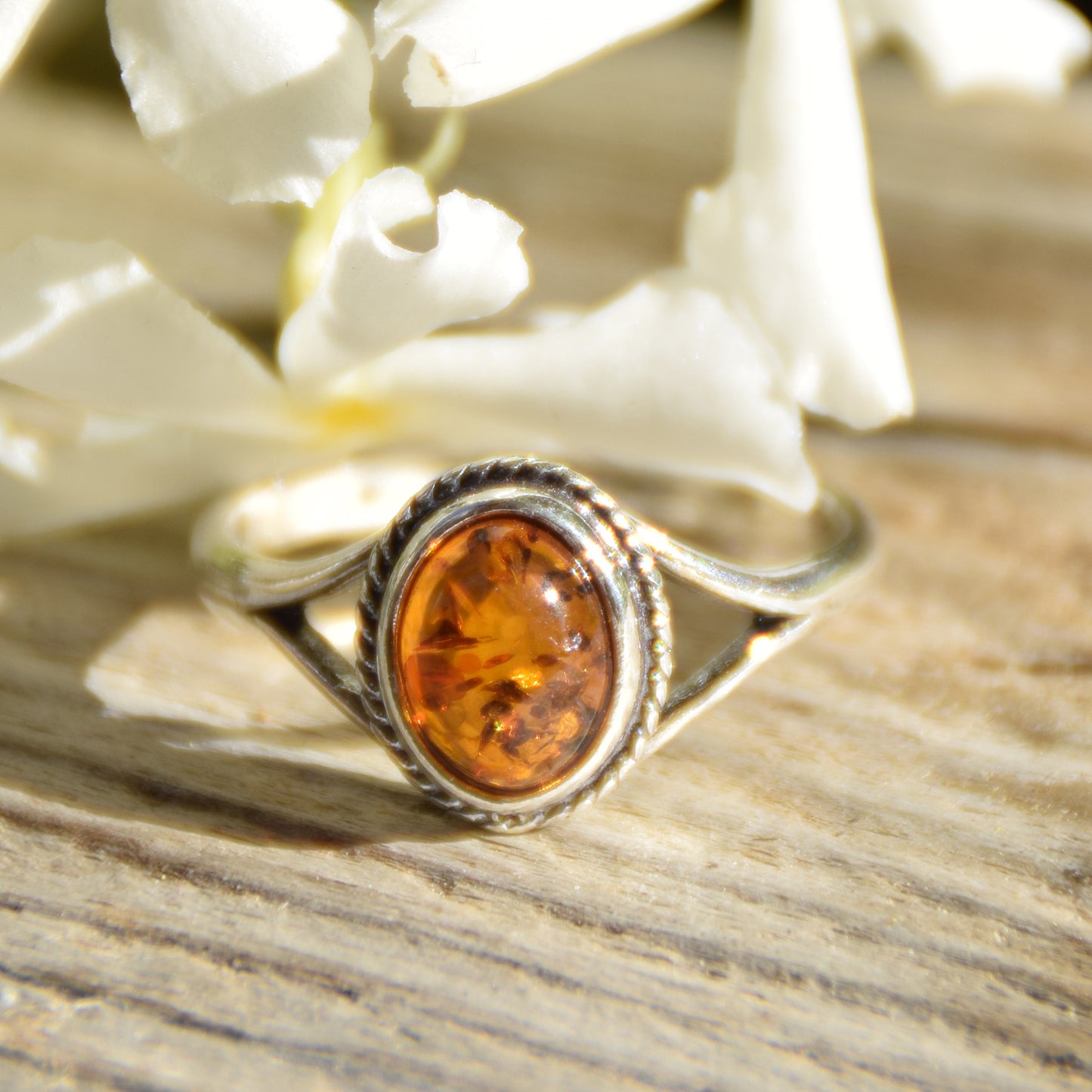 Classic oval ring with natural cognac amber and 925 Silver, MJ Baltica, BP152