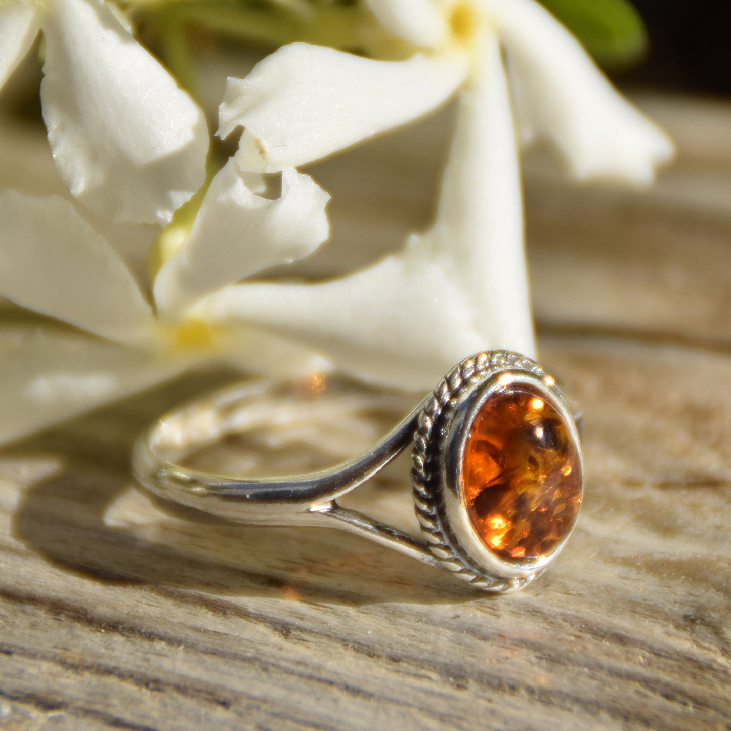 Classic oval ring with natural cognac amber and 925 Silver, MJ Baltica, BP152