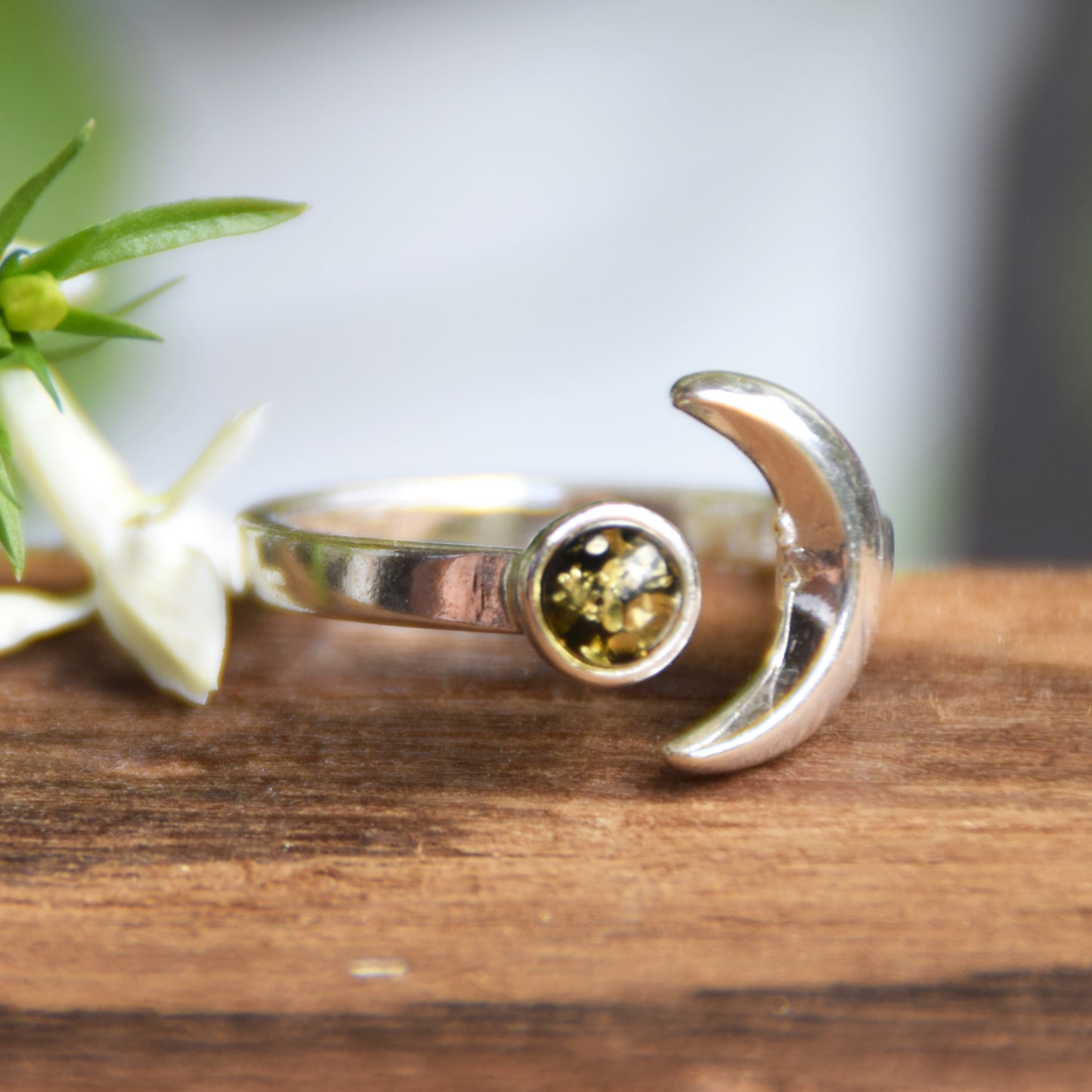 Anello regolabile con il sole e la luna in Ambra naturale color verde e Argento 925, MJ Baltica, BP154