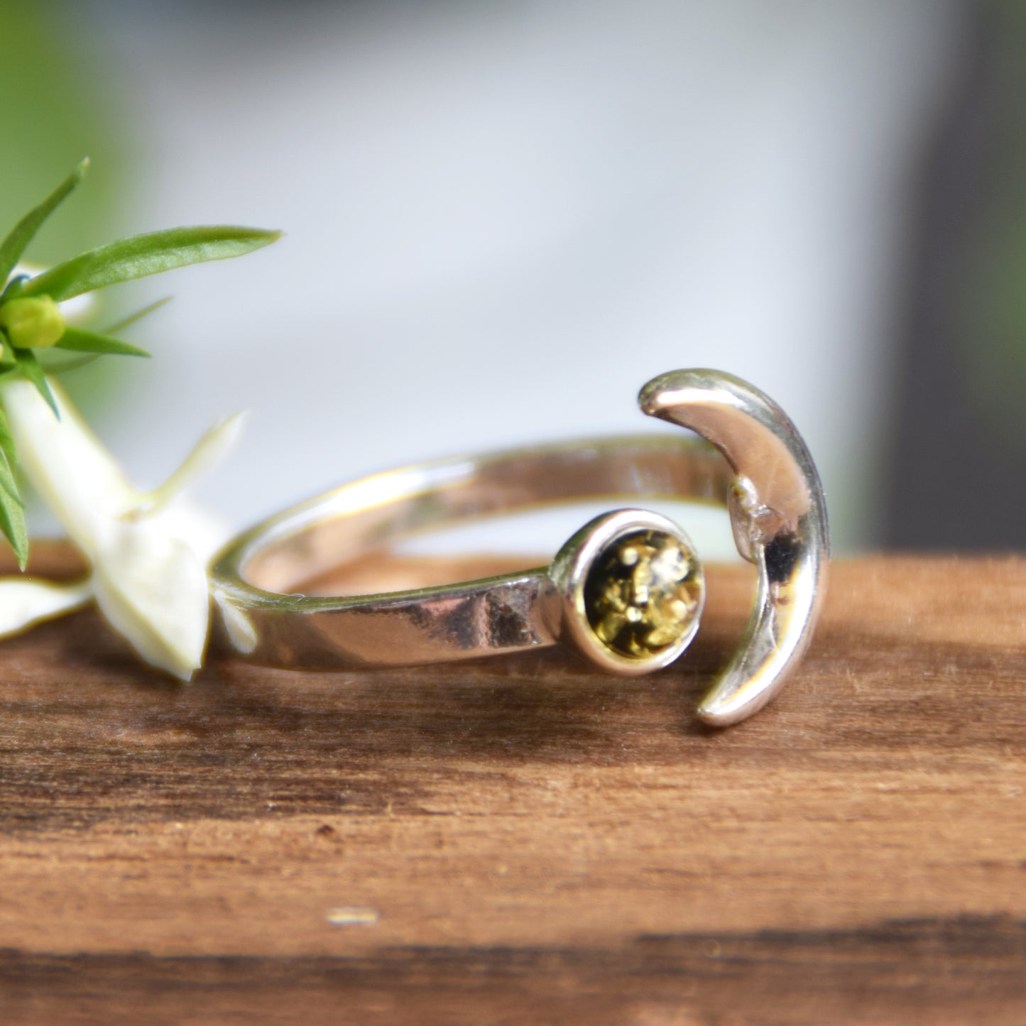 Anello regolabile con il sole e la luna in Ambra naturale color verde e Argento 925, MJ Baltica, BP154