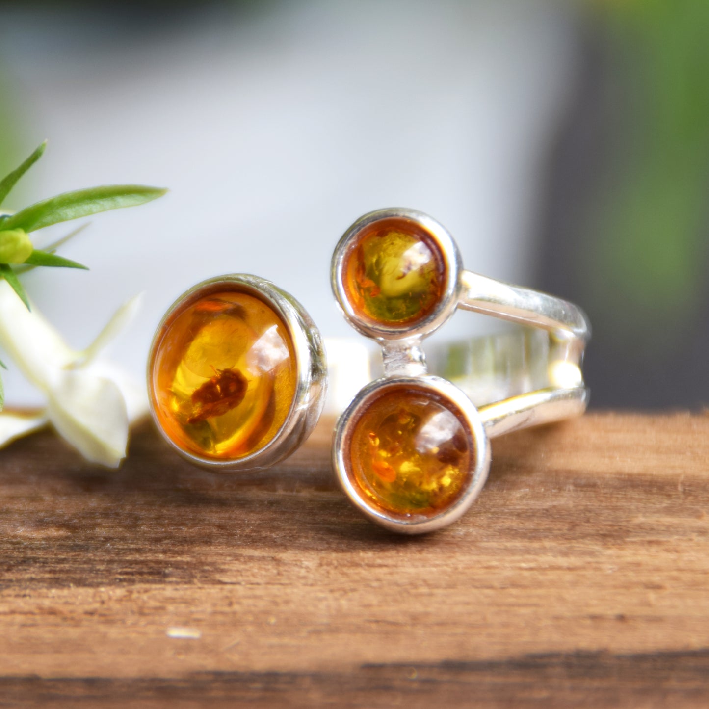 Anello regolabile con il mosaico di ambre in Ambra naturale color cognac e Argento 925, MJ Baltica, BP155