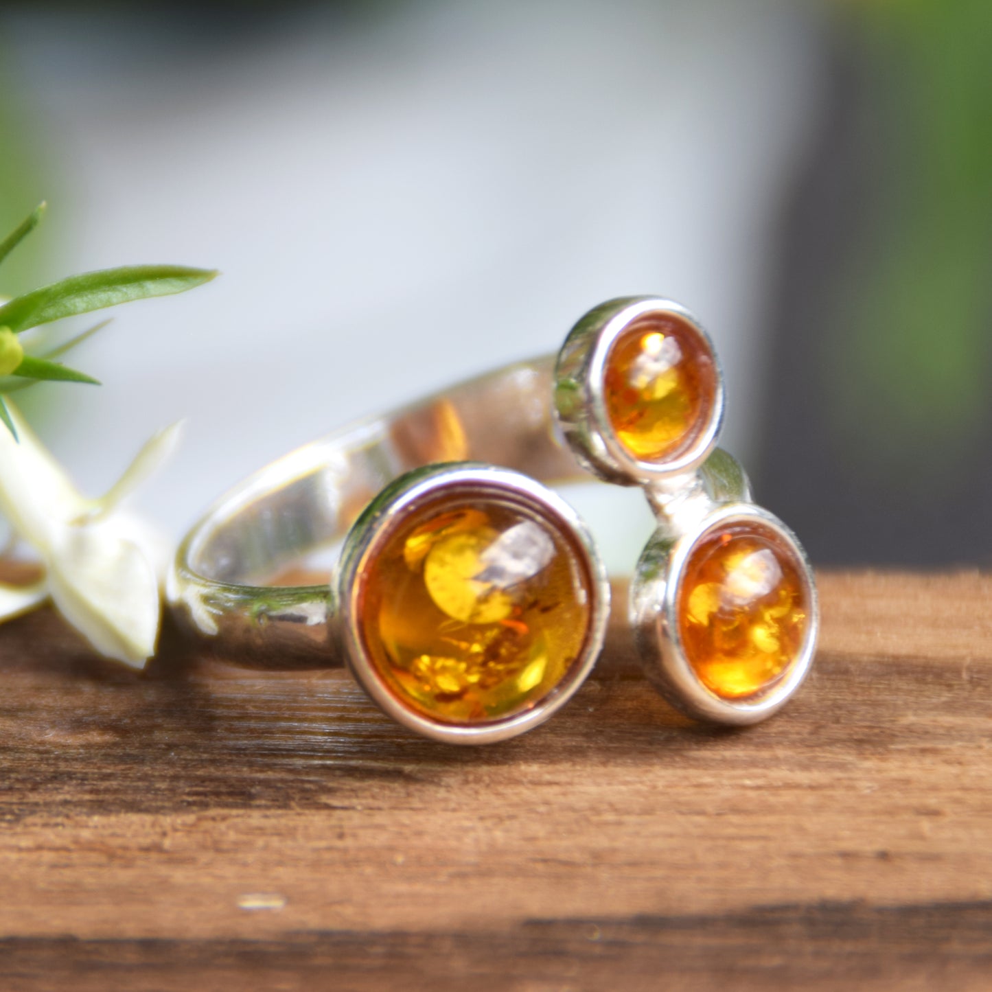 Anello regolabile con il mosaico di ambre in Ambra naturale color cognac e Argento 925, MJ Baltica, BP155