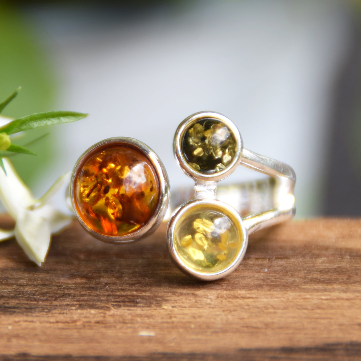 Anello regolabile con il mosaico di ambre in Ambra naturale di varie tonalità e Argento 925, MJ Baltica, BP156