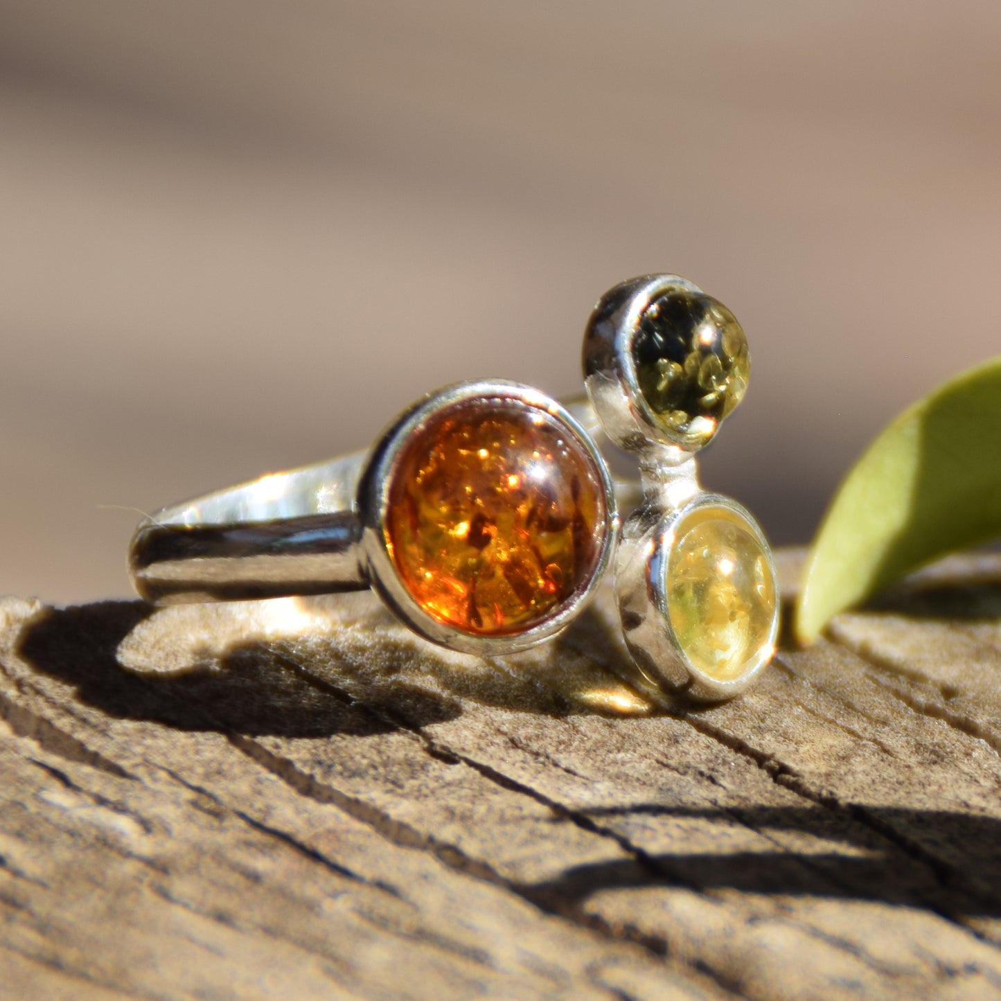 Anello regolabile con il mosaico di ambre in Ambra naturale di varie tonalità e Argento 925, MJ Baltica, BP156