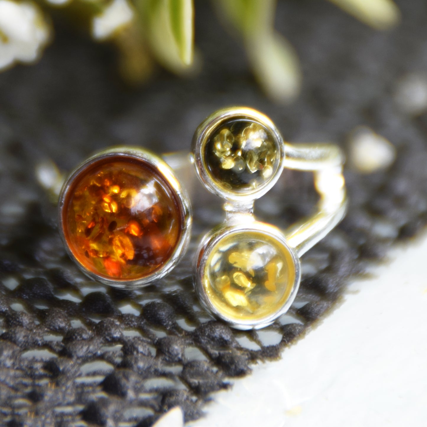 Anello regolabile con il mosaico di ambre in Ambra naturale di varie tonalità e Argento 925, MJ Baltica, BP156