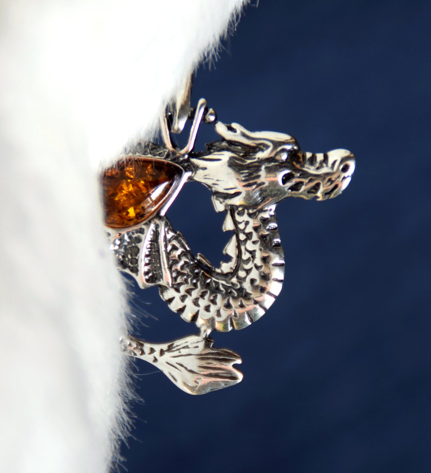 MJ Baltica, pendant, natural Baltic amber, 925 silver, dragon, dragon, handcrafted, BW013