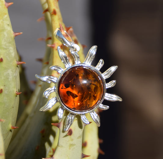 MJ Baltica, Ciondolo, Ambra naturale Baltica, Argento 925, grande sole, luminoso BW017