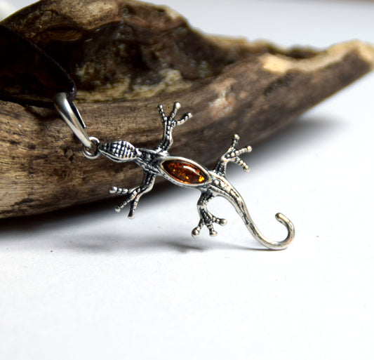 MJ Baltica, ciondolo, Ambra naturale Baltica, Argento 925, artigianale, rilievo, geco BW021