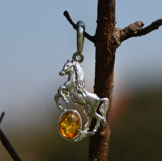 MJ Baltica, ciondolo, Ambra naturale Baltica, Argento 925, cavallo, artigianale BW036