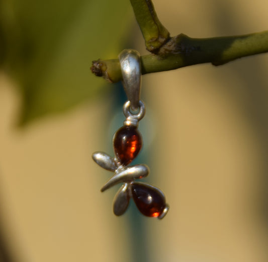 MJ Baltica, ciondolo, Ambra naturale Baltica, Argento 925, Farfalla delicata, dolce, artigianale, BW038