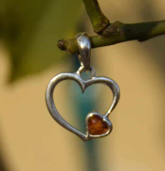 MJ Baltica, ciondolo, Ambra naturale Baltica, Argento 925, Cuore, cuoricino, romantico, BW042
