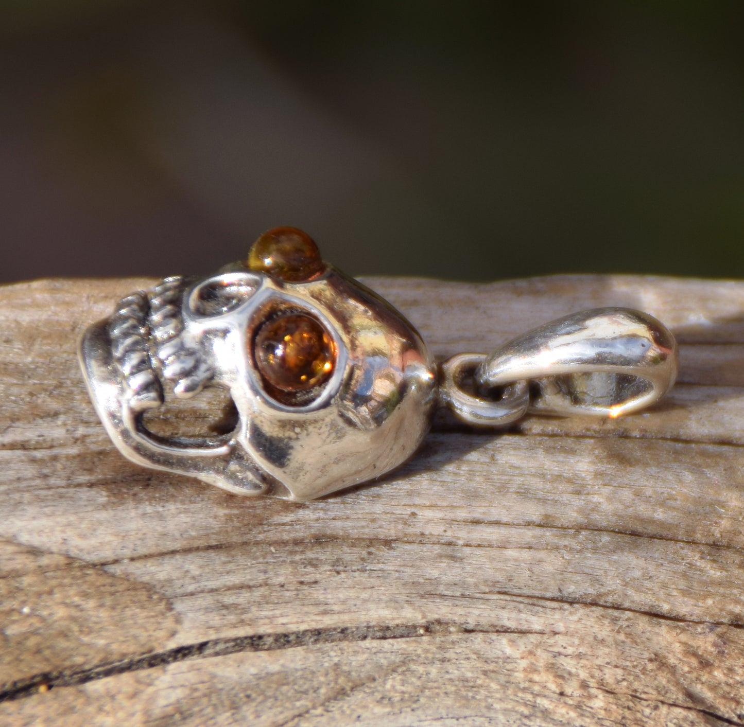 Skull pendant with natural cognac-colored Amber eyes and 925 Silver, MJ Baltica, BW051
