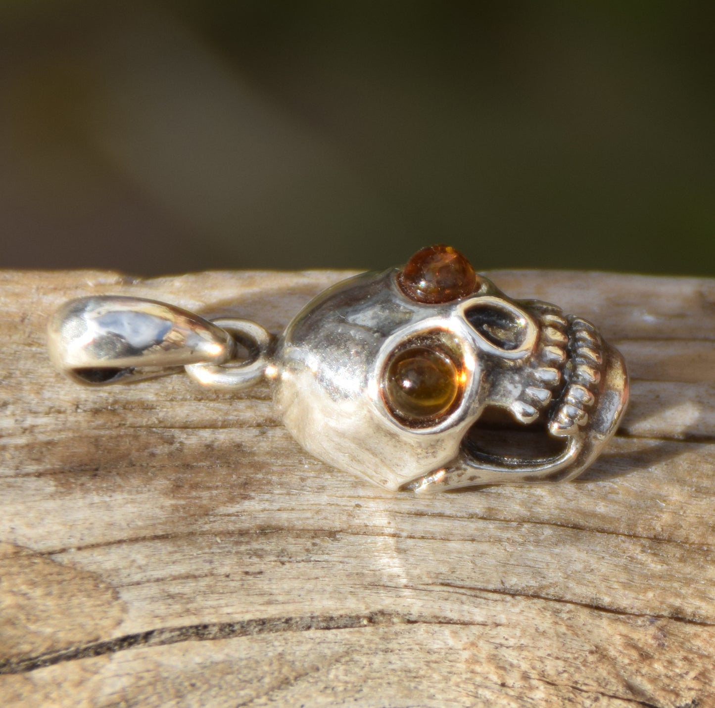 Skull pendant with natural cognac-colored Amber eyes and 925 Silver, MJ Baltica, BW051