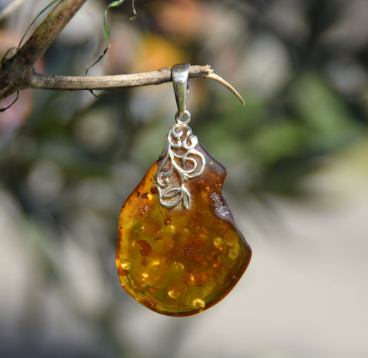 MJ Baltica, ciondolo, Ambra naturale Baltica, Argento 925, unico, grande, irregolare, decoro raffinato, BW112
